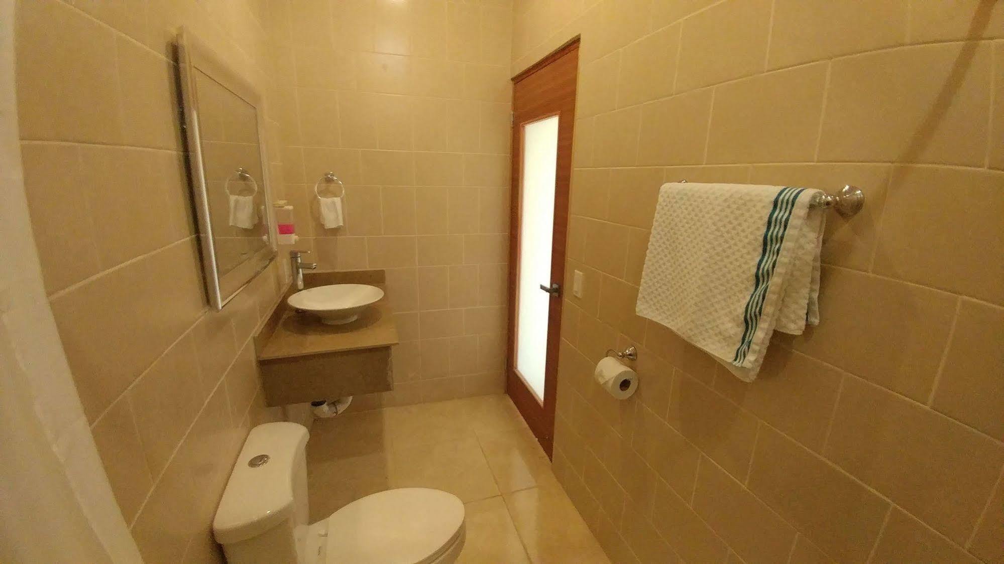 Hotel El Internacional Granada Zewnętrze zdjęcie